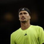 Zverev guarda avanti con espressione perplessa