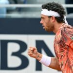 Marco Cecchinato esulta con il pugnetto