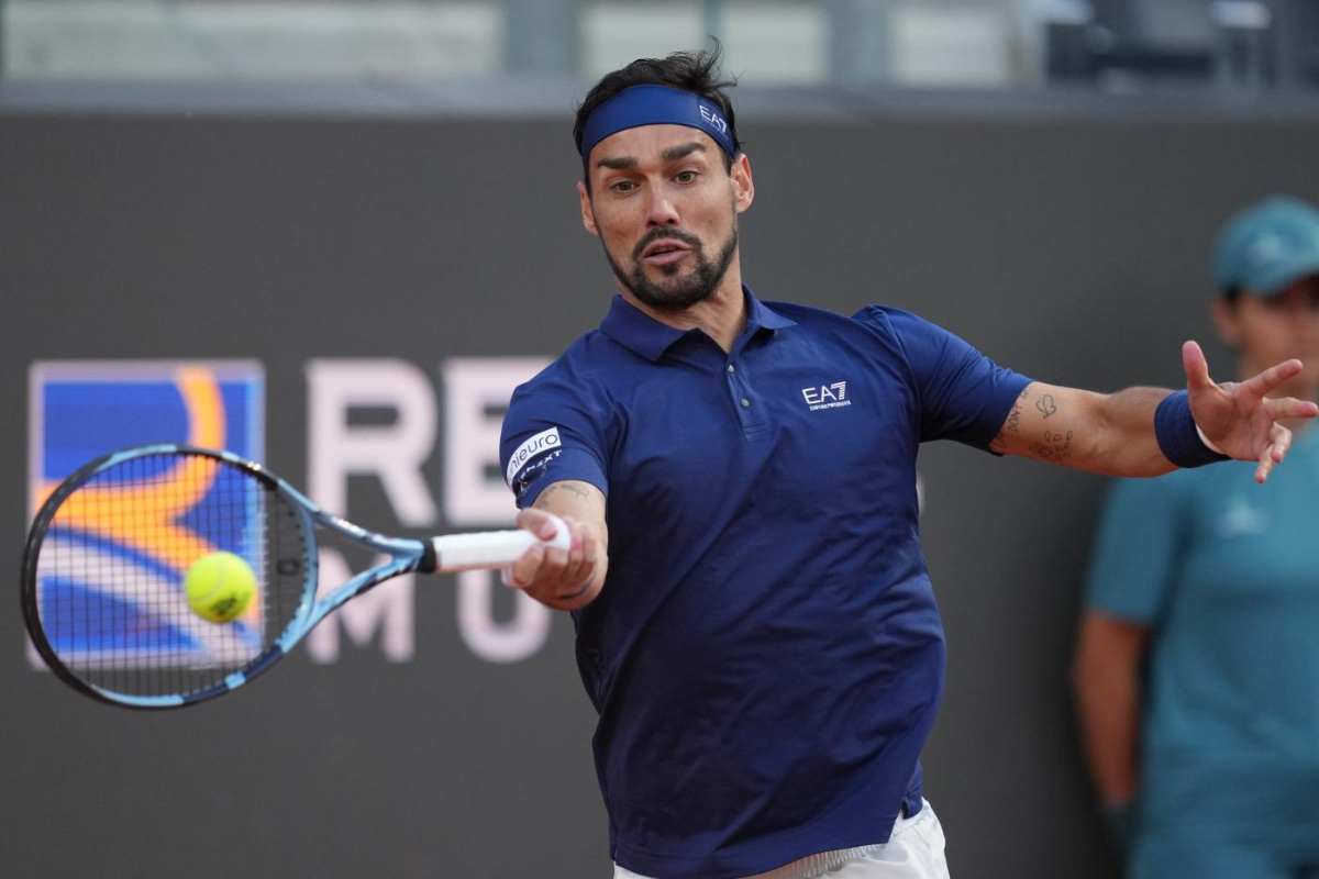 Fabio Fognini colpisce la palla