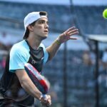 Juan Lebron mentre gioca a padel