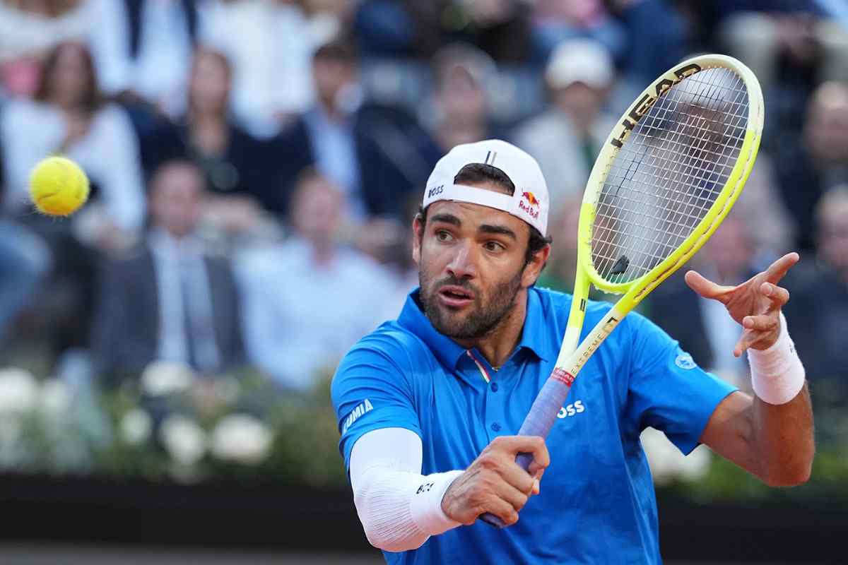 Matteo Berrettini pronto a colpire la pallina