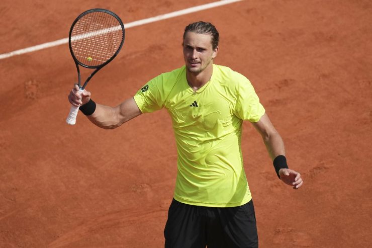 Zverev saluta il pubblico a fine partita