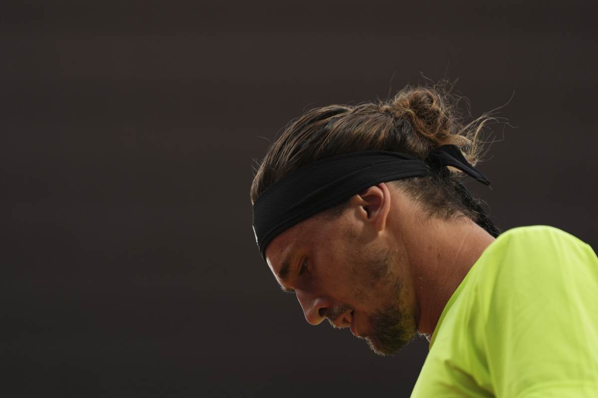Zverev affranto in campo
