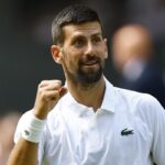 Novak Djokovic esulta a Wimbledon