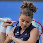 Jasmine Paolini sconsolata in campo