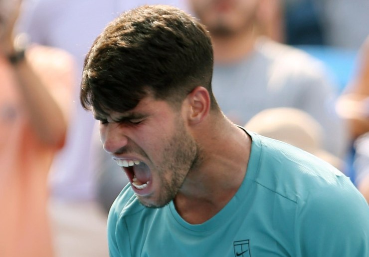 Carlos Alcaraz esulta a Cincinnati