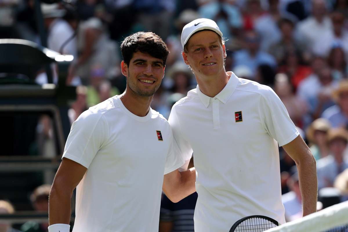 Sinner e Alcaraz posano prima della finale di Wimbledon