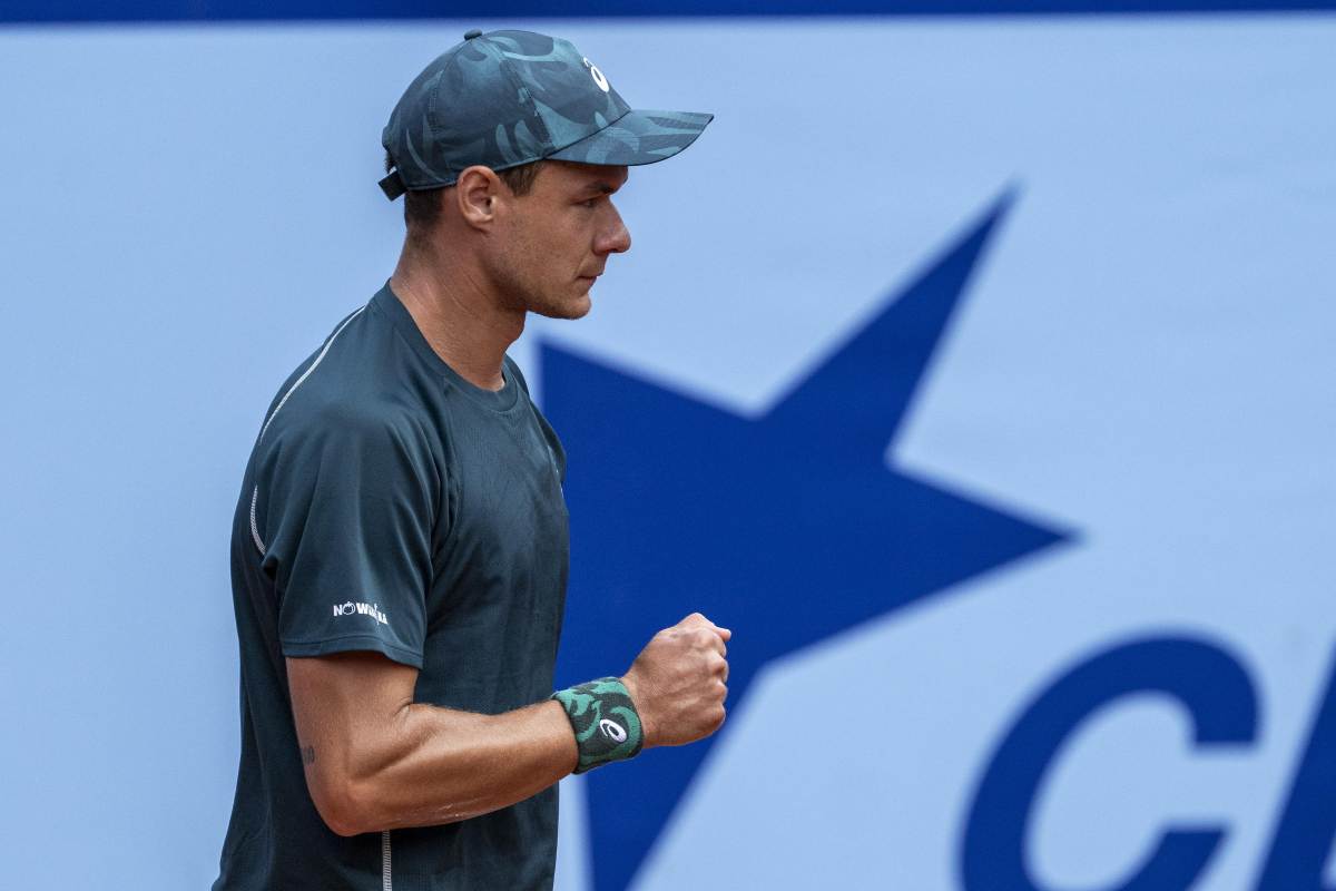 Atmane esulta dopo aver vinto un punto