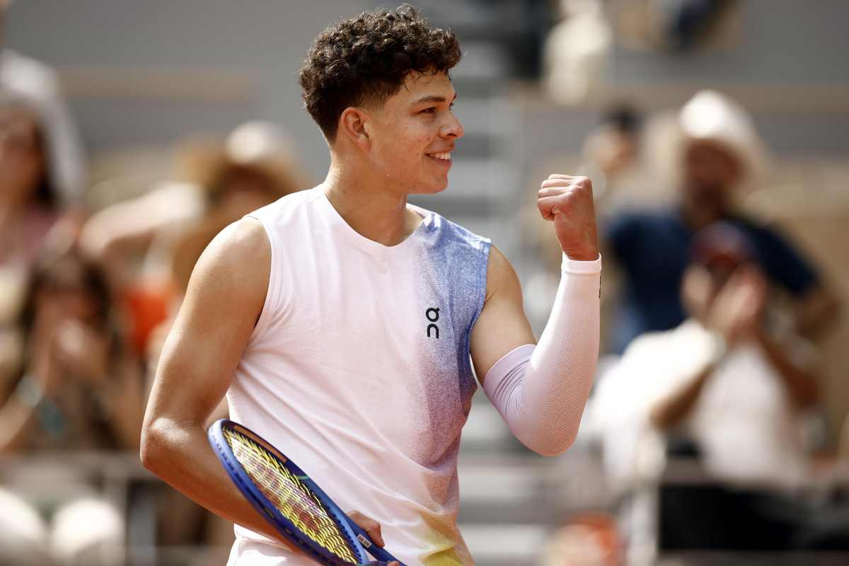 Ben Shelton esulta sorridente