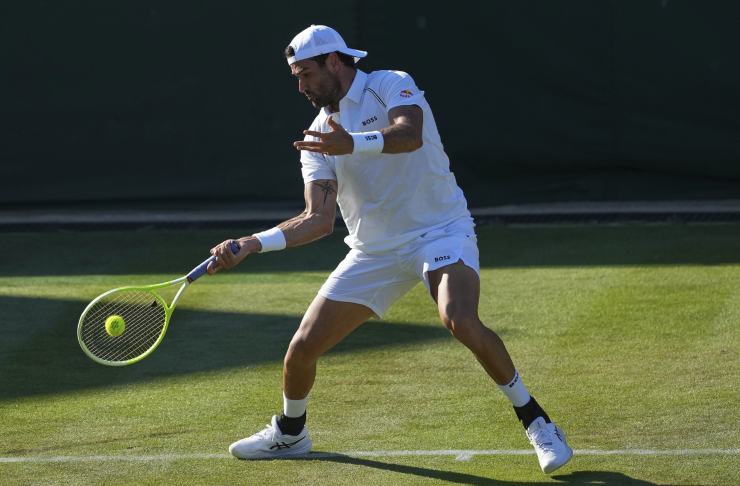 Matteo Berrettini colpisce di diritto