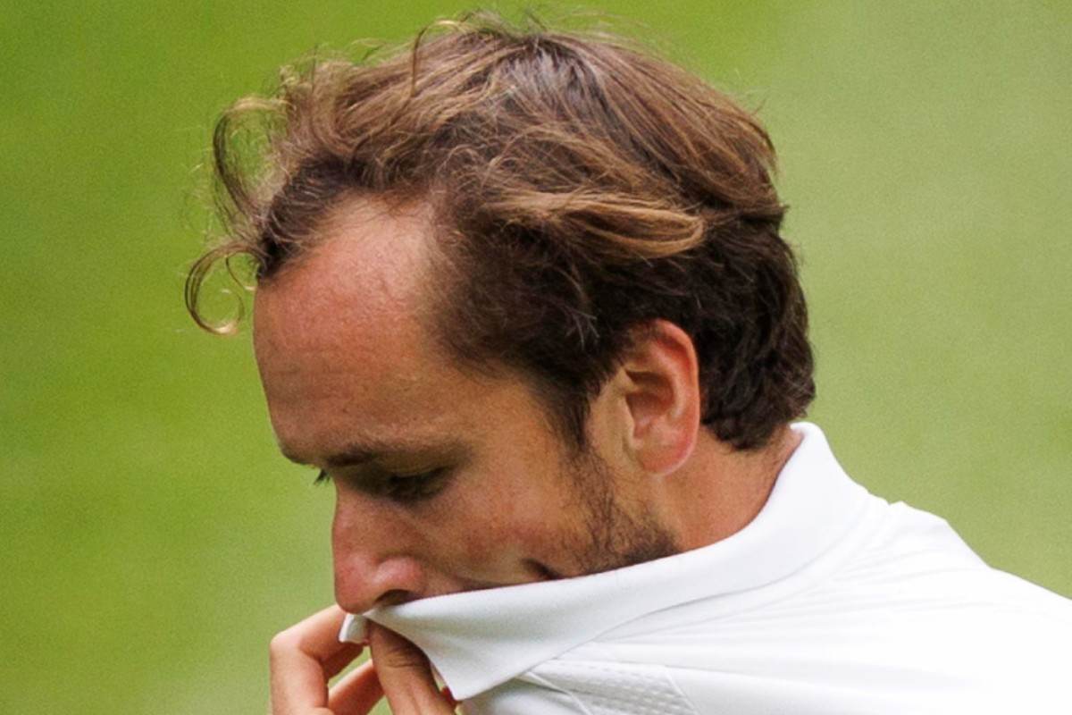 Daniil Medvedev frustrato a Wimbledon