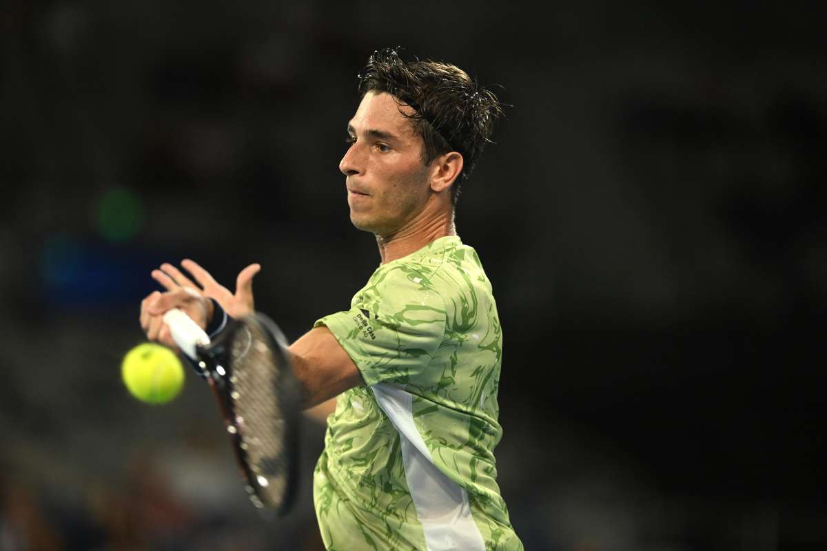 Matteo Gigante in azione con il dritto