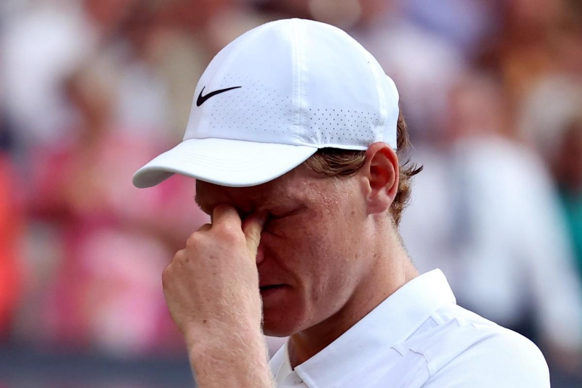 Jannik Sinner commosso a Wimbledon