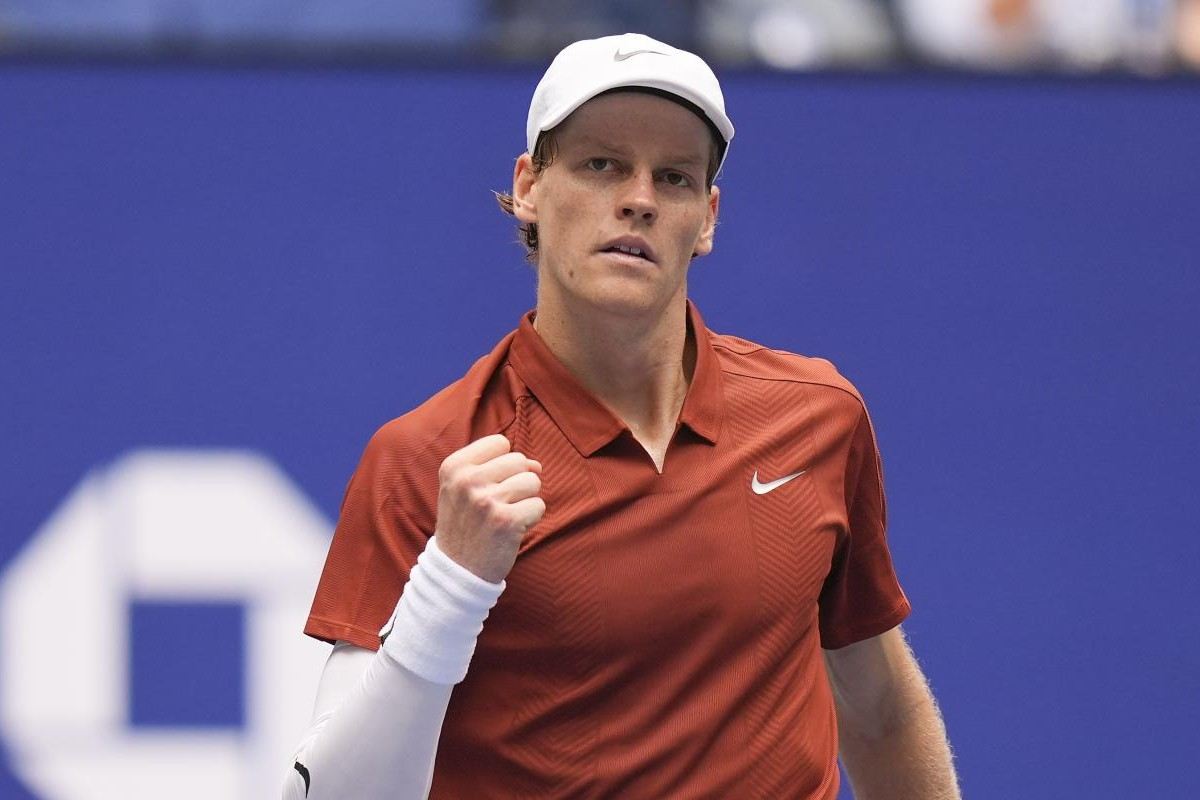 Jannik Sinner esulta a New York