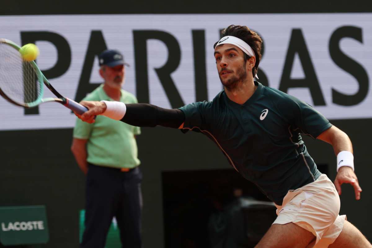 Musetti in azione col dritto