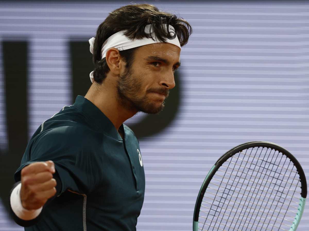 Musetti esulta mostrando il pugno