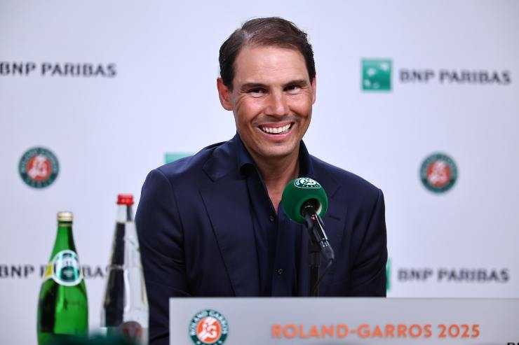 Rafa Nadal sorridente in conferenza stampa