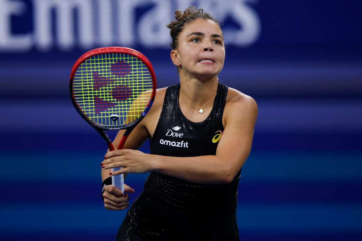 Paolini si appresta a colpire la palla