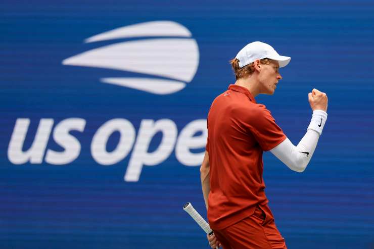 Jannik Sinner esulta per un punto agli US Open