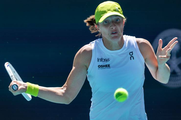 Swiatek carica il dritto