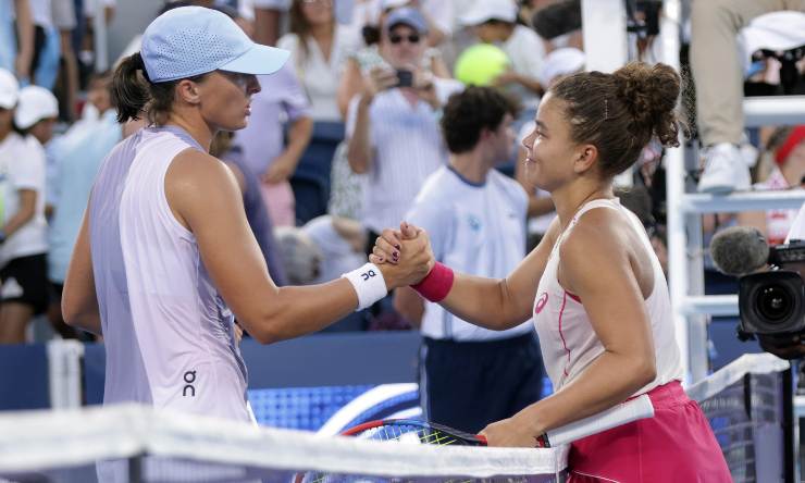 Swiatek e Paolini si danno il cinque