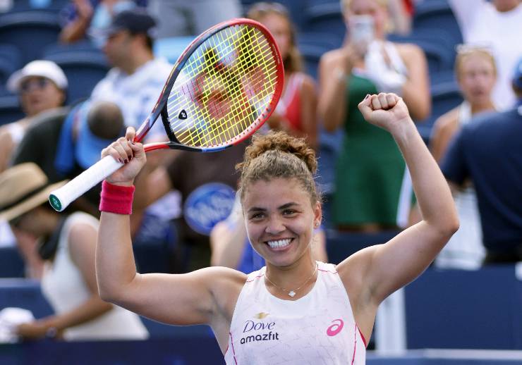Jasmine Paolini esulta per la vittoria