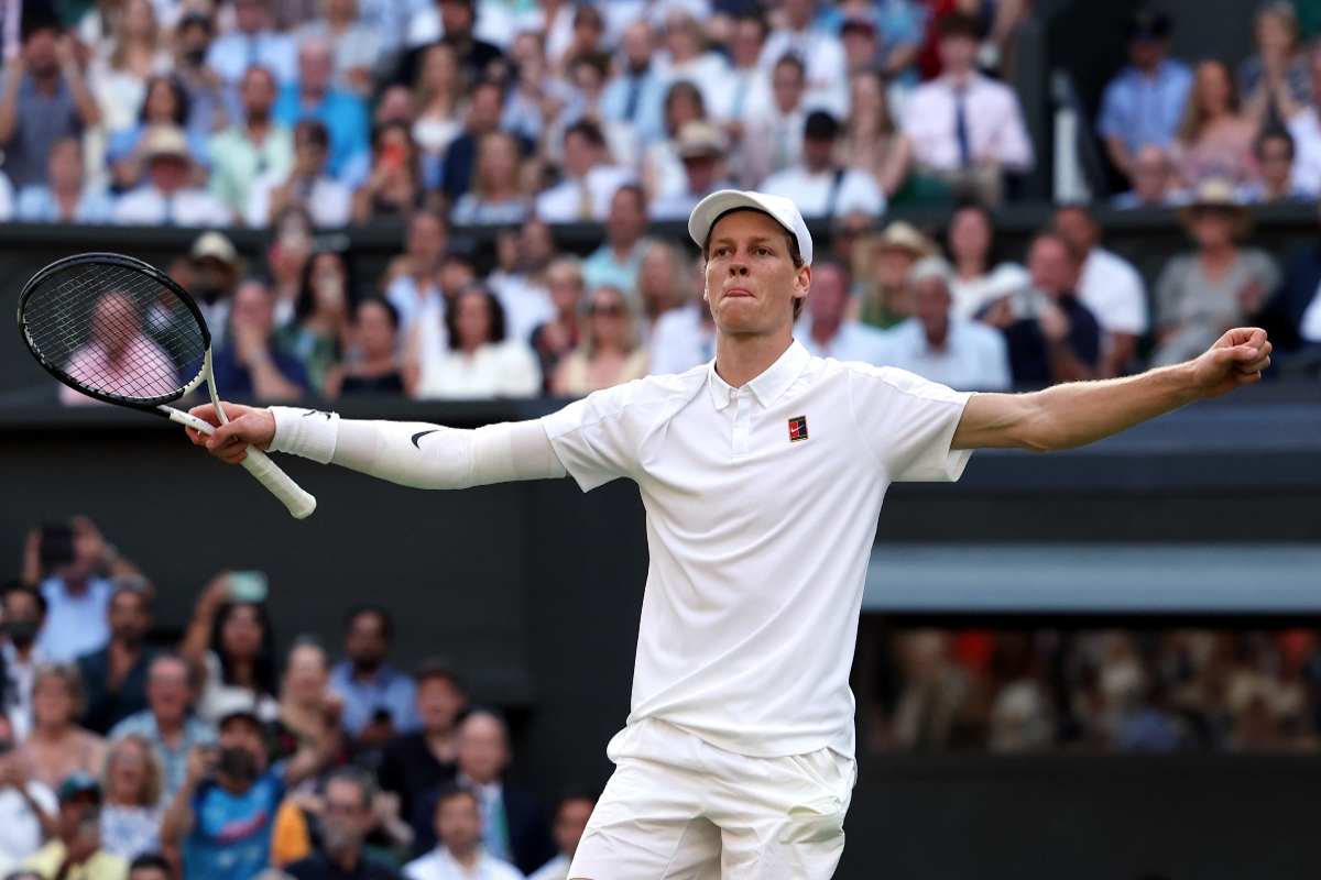 Sinner esulta a Wimbledon