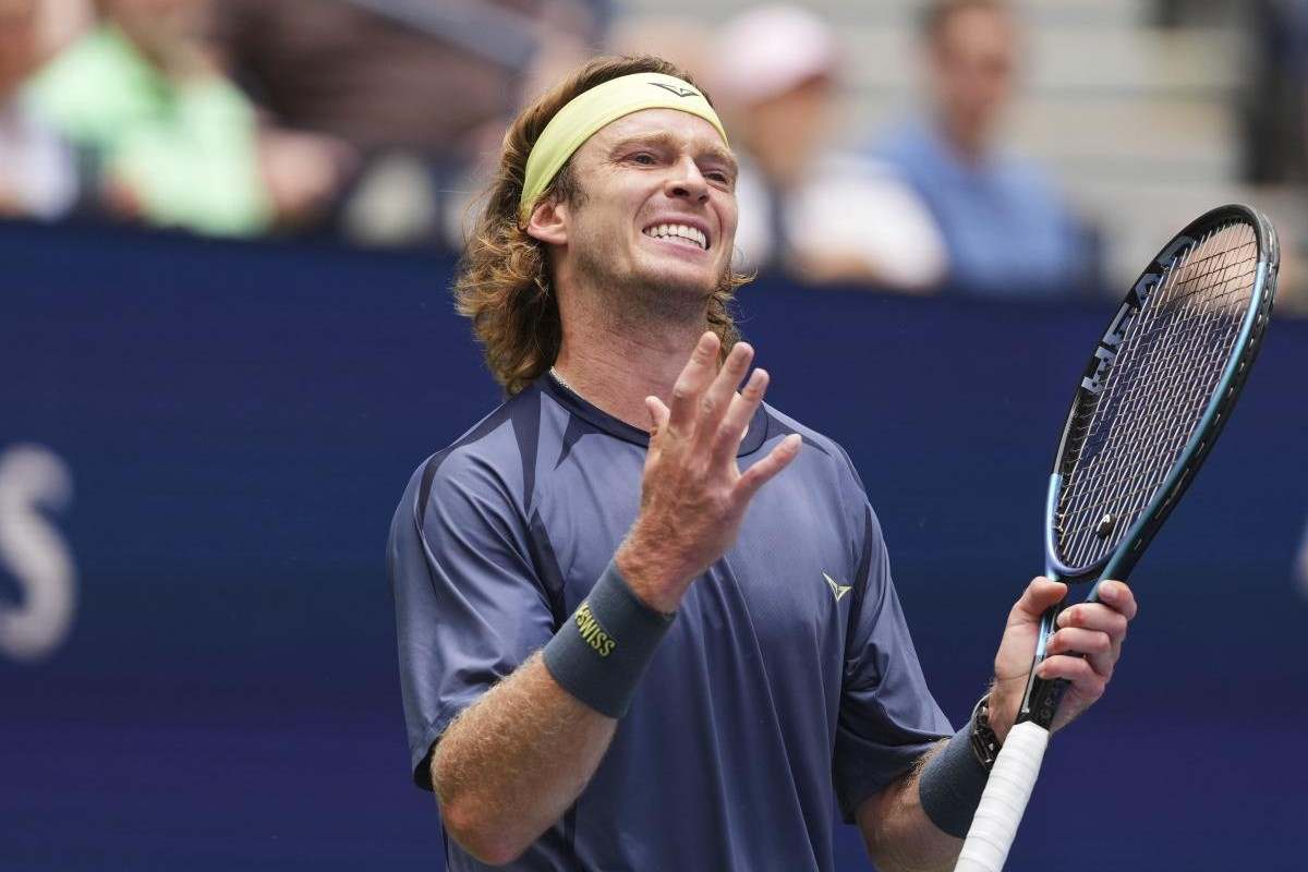 Andrey Rublev impreca a New York