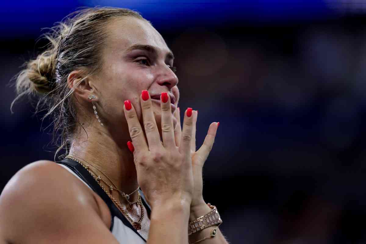 Aryna Sabalenka commossa dopo il trionfo
