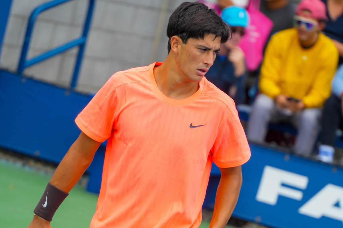 Federico Cinà impegnato in campo