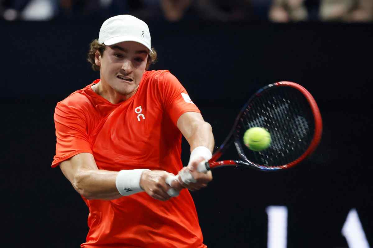Joao Fonseca in campo durante un match della Laver Cup