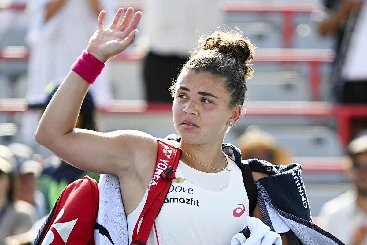 Jasmine Paolini saluta il pubblico di Montreal