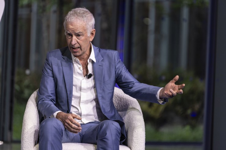 John McEnroe in conferenza stampa