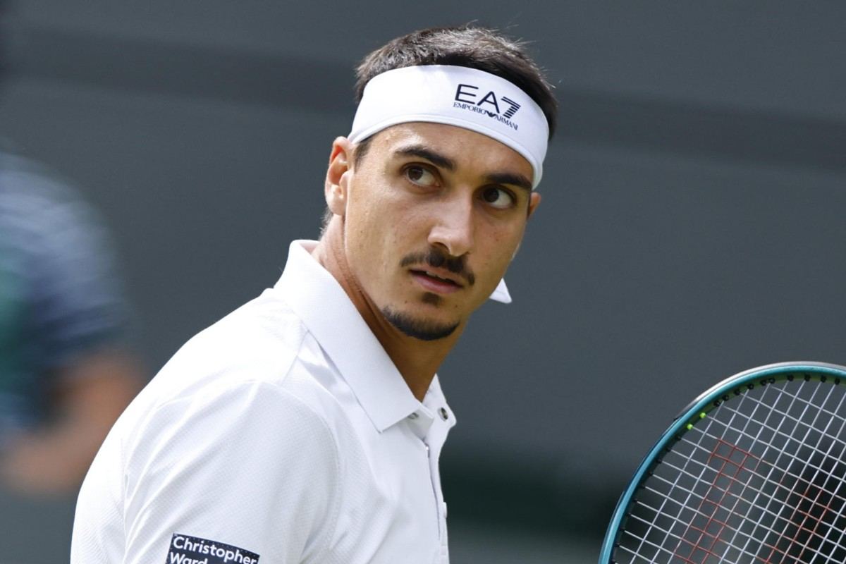 Lorenzo Sonego concentrato durante un match