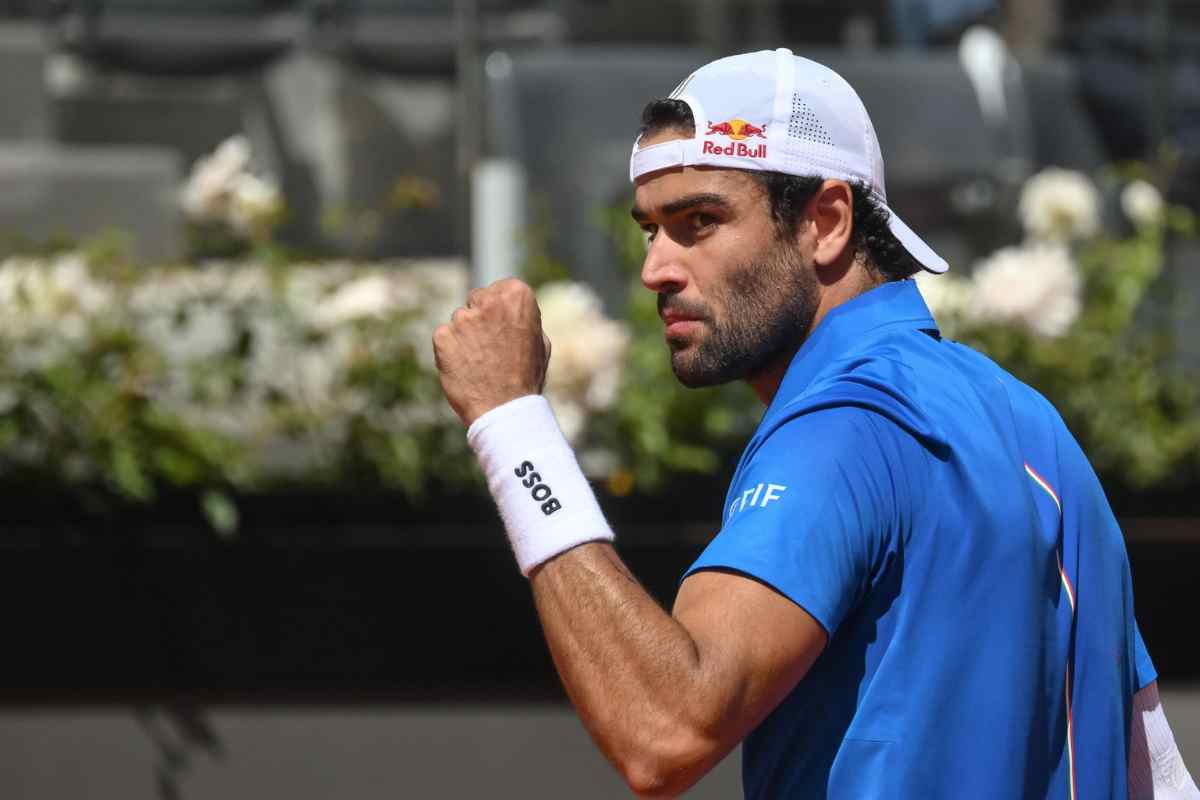 Matteo Berrettini esulta dopo un punto