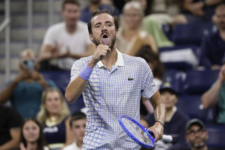 Daniil Medvedev, gestaccio in campo