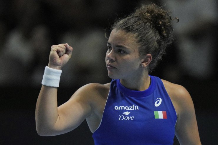 Jasmine Paolini esulta in Billie Jean King Cup