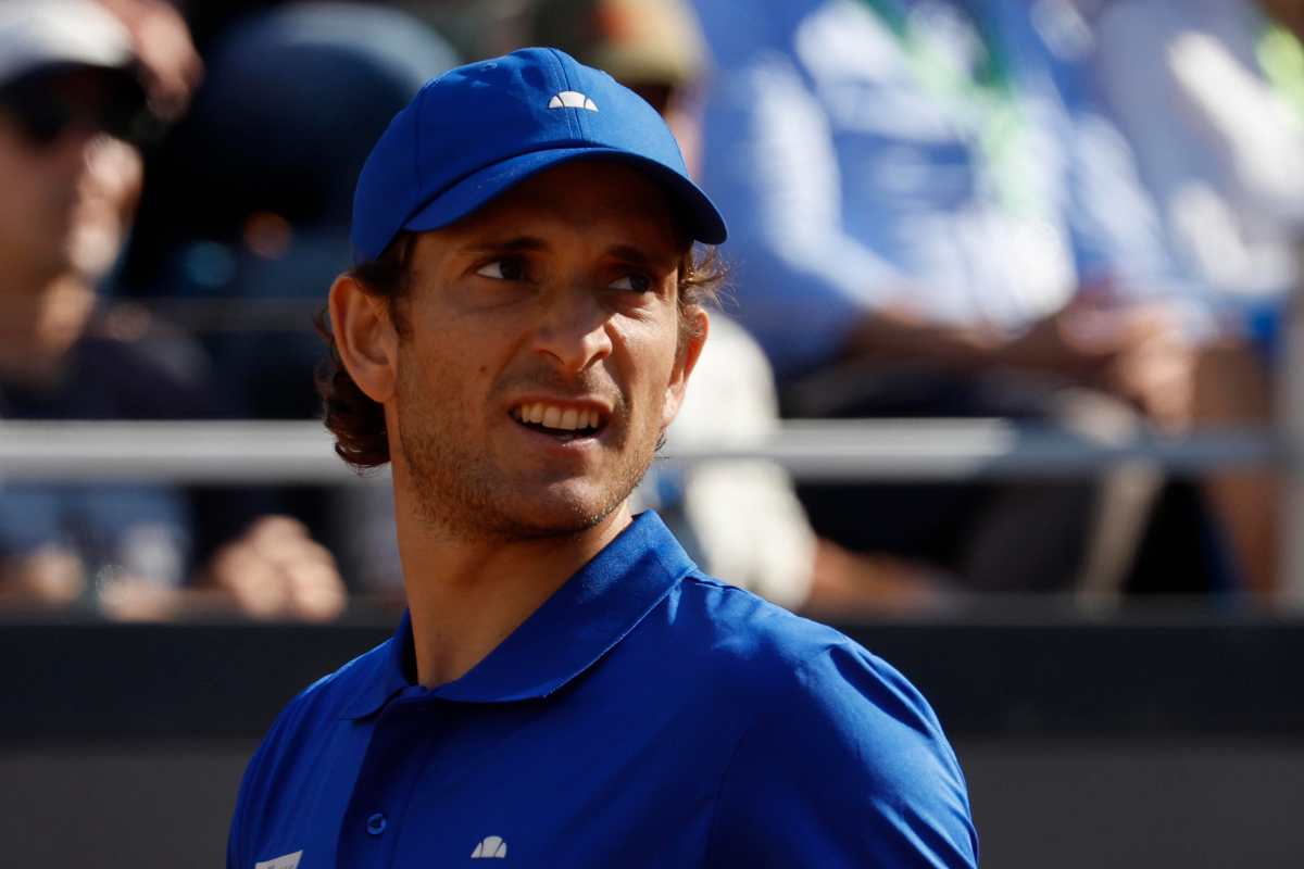 Francesco Passaro con espressione sconsolata