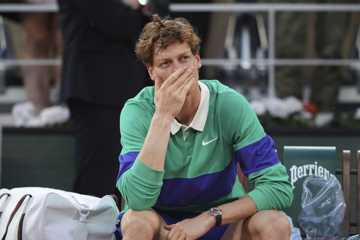 Jannik Sinner dopo la batosta al Roland Garros contro Alcaraz
