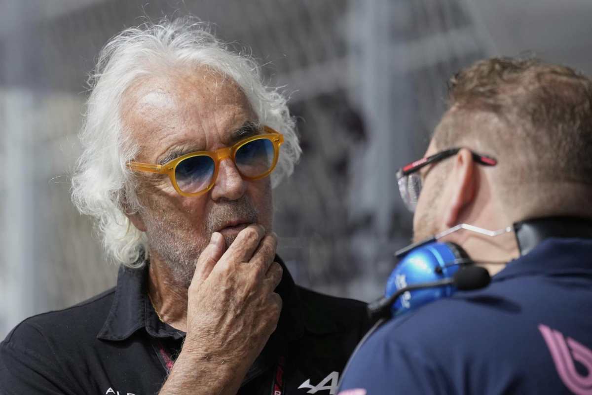 Flavio Briatore a colloquio con un ingegnere Alpine