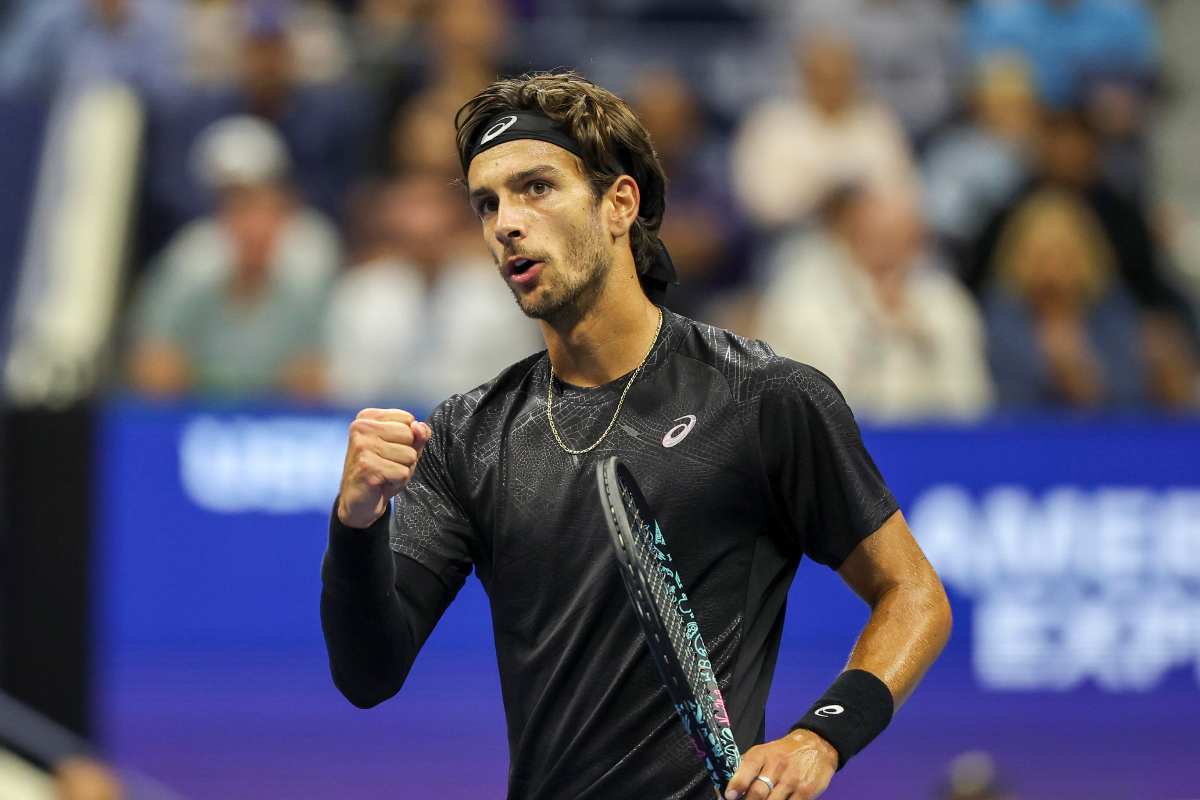 Lorenzo Musetti esulta allo US Open