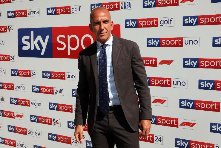 Paolo Di Canio con dietro il logo di Sky Sport