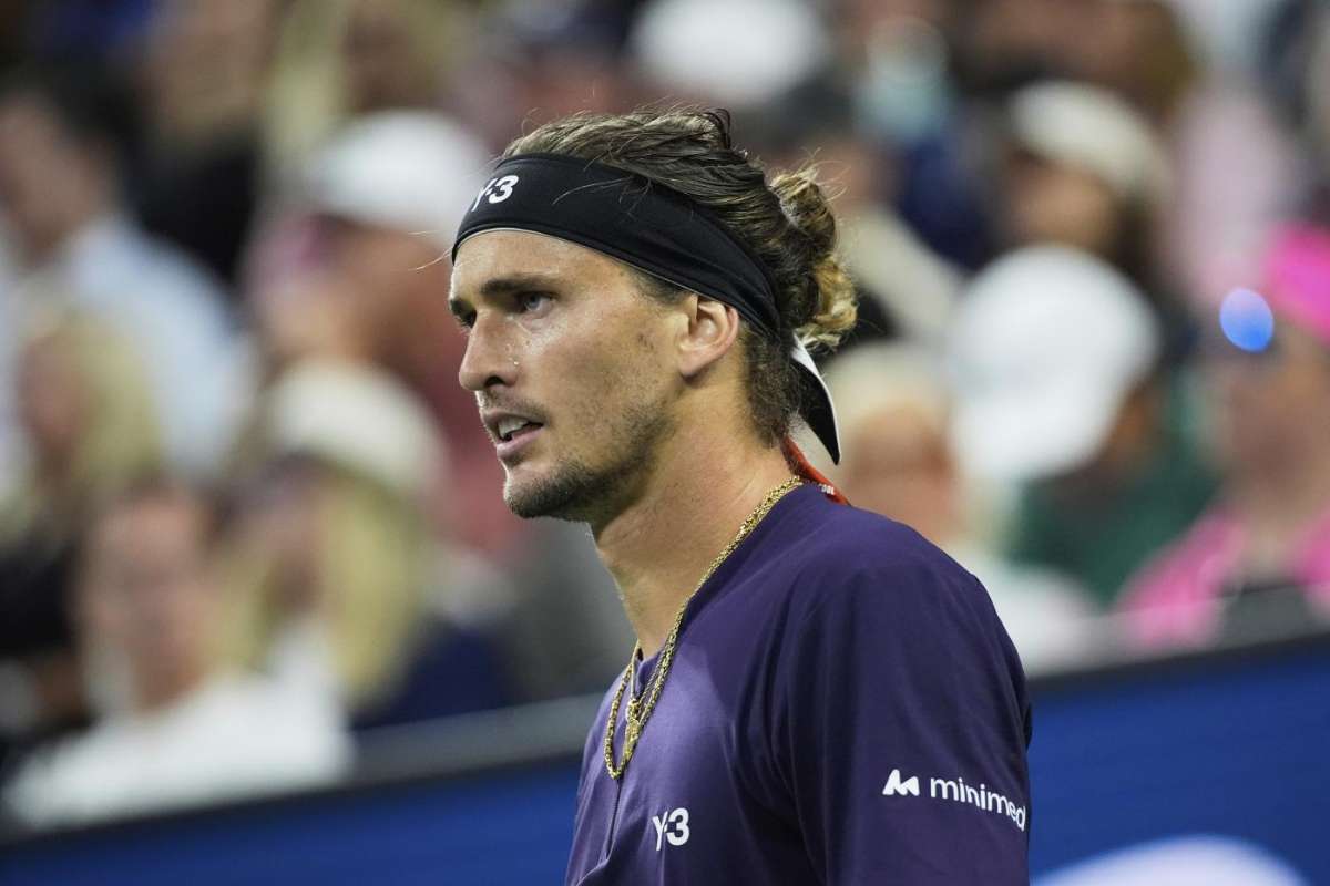 Zverev rattristato in campo
