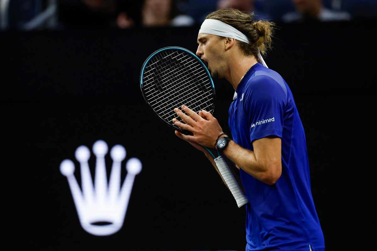 Zverev morde la racchetta
