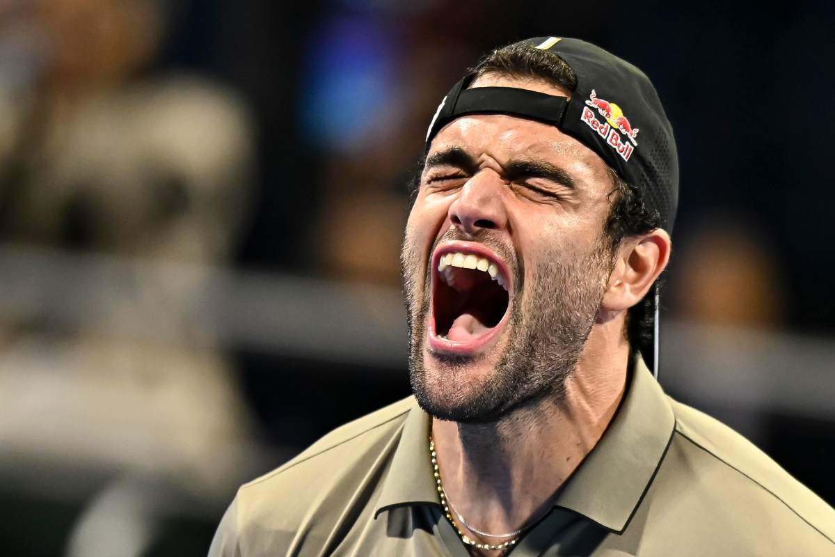 Matteo Berrettini urla per la rabbia durante una partita
