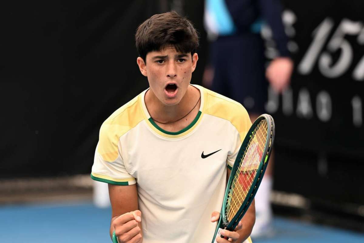 Federico Cinà esulta urlando e facendo il pugno