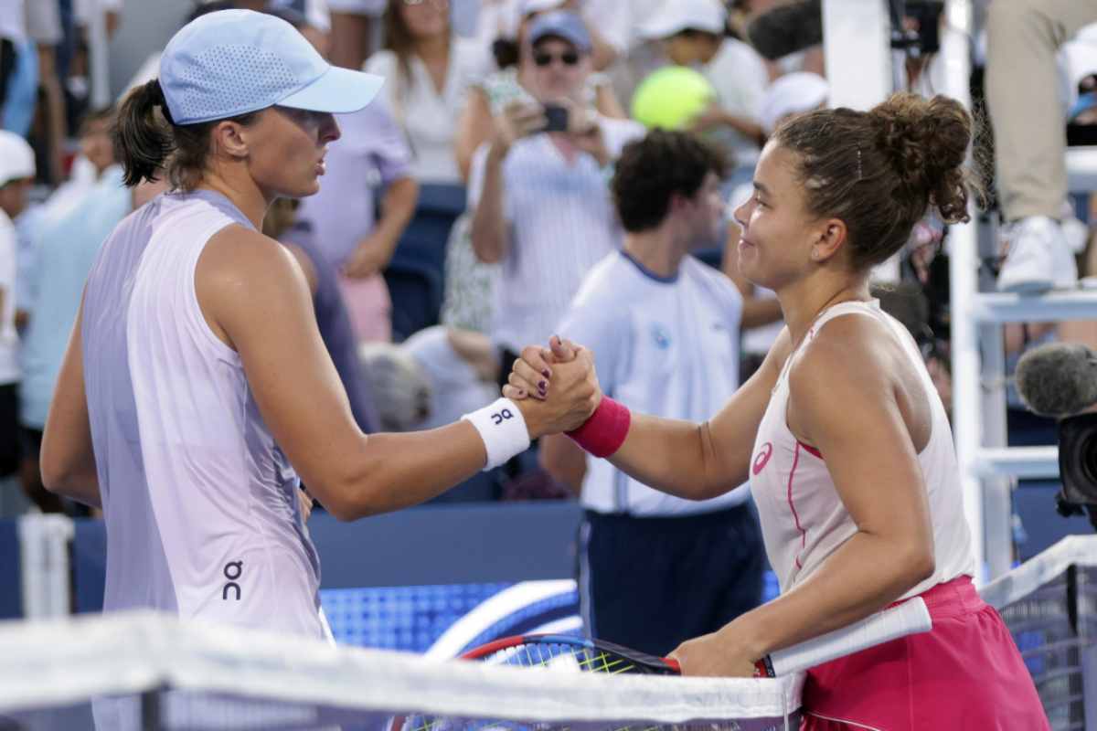 Paolini e Swiatek a rete