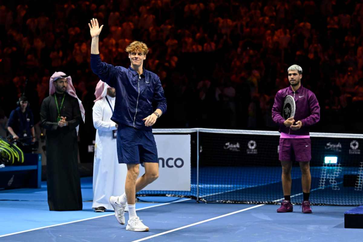 Sinner saluta il pubblico