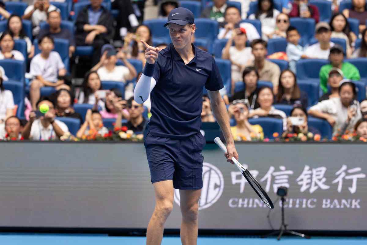 Sinner esulta dopo un punto