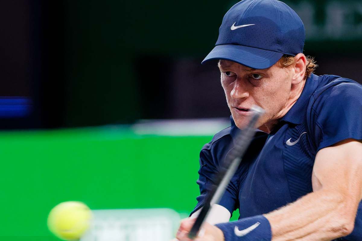 Sinner durante un match